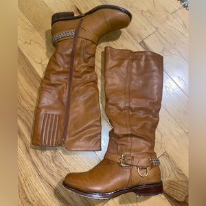 brown flat boots